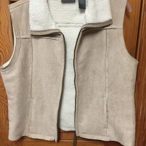 Relatively Beige Zip FauxSuedeSherpa Lined Vest L